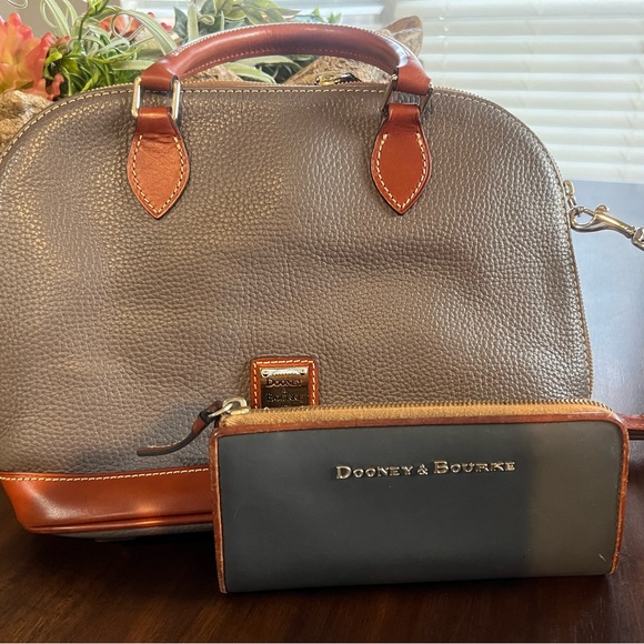 Dooney and Bourke purse and wallet - Picture 2 of 5